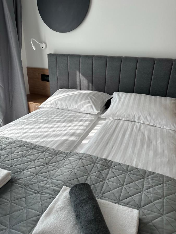 Luxury By The Lake Ap 28 Sibiu Luaran gambar
